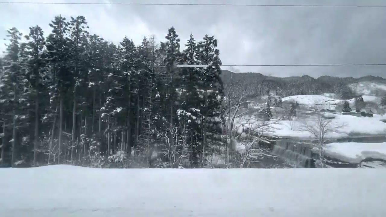 段原一詞の車窓から見る積雪の様子