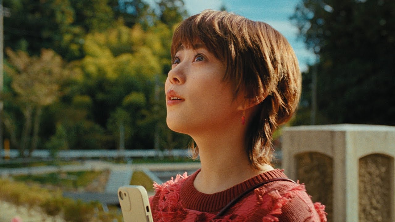 高畑充希、岡山で“坂歩き”　リザードン＆ニャビーらも登場　「ポケモン GO」新CM「日本の坂をGO しよう 岡山・吹屋ふるさと村篇」