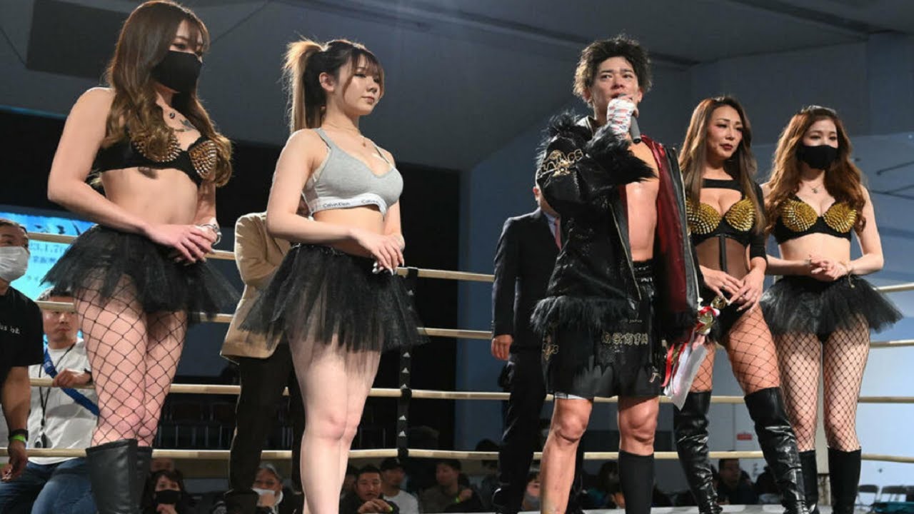 高岡蒼佑が２度目の格闘技も勝利　元世界王者・渡辺二郎氏からトロフィー
