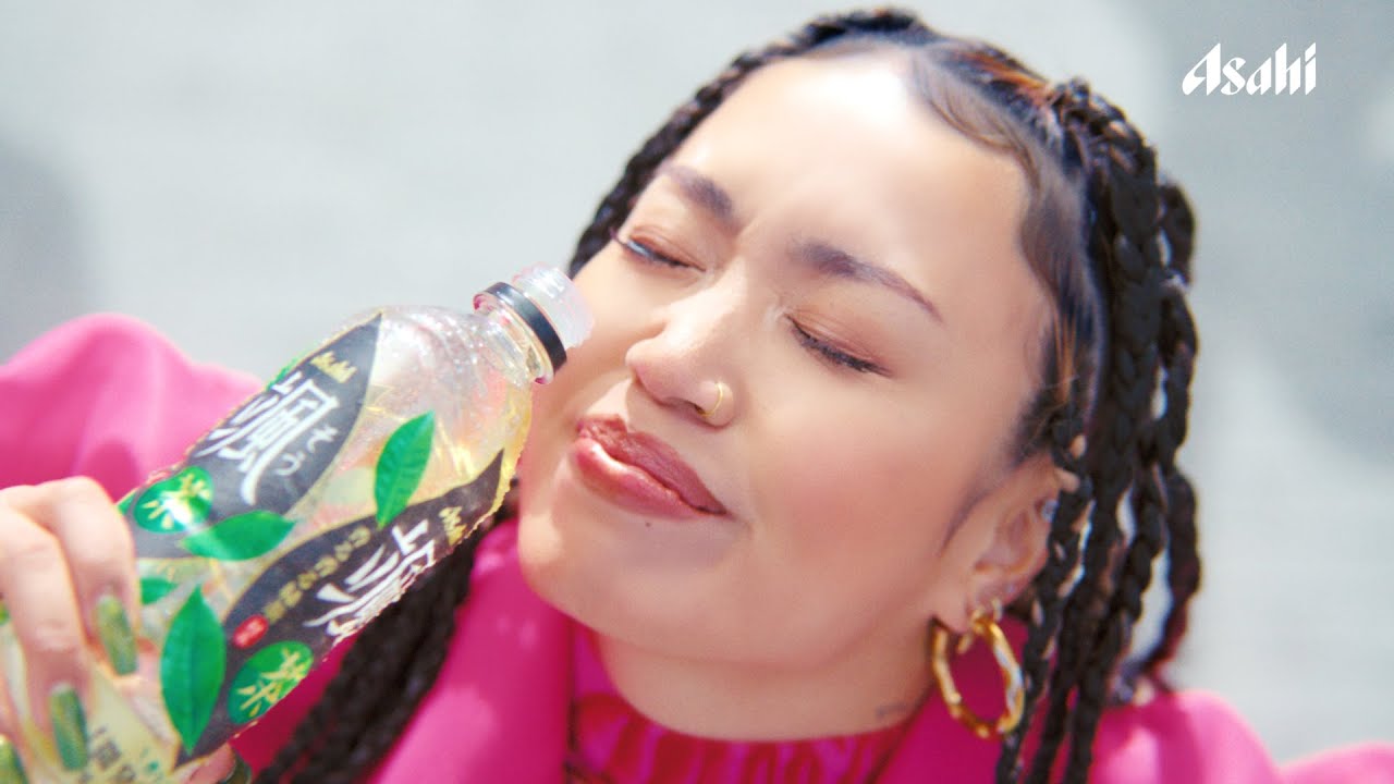 颯 CM 「叫びたくなる緑茶 RIEHATA」編 15秒 RIEHATA