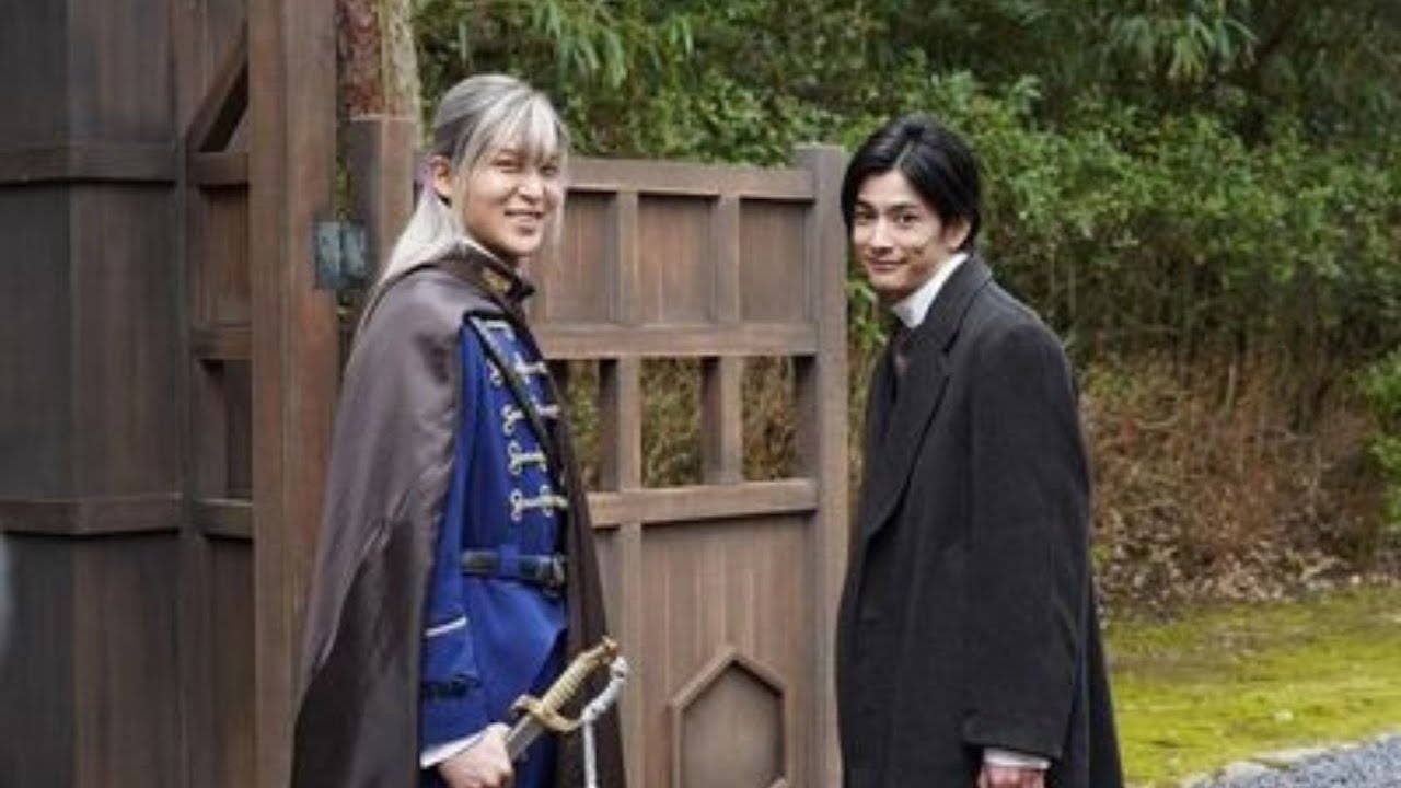 目黒蓮（Snow Man）、映画『わた婚』で共演した俳優・渡邊圭祐との“レアな”ツーショット写真を公開