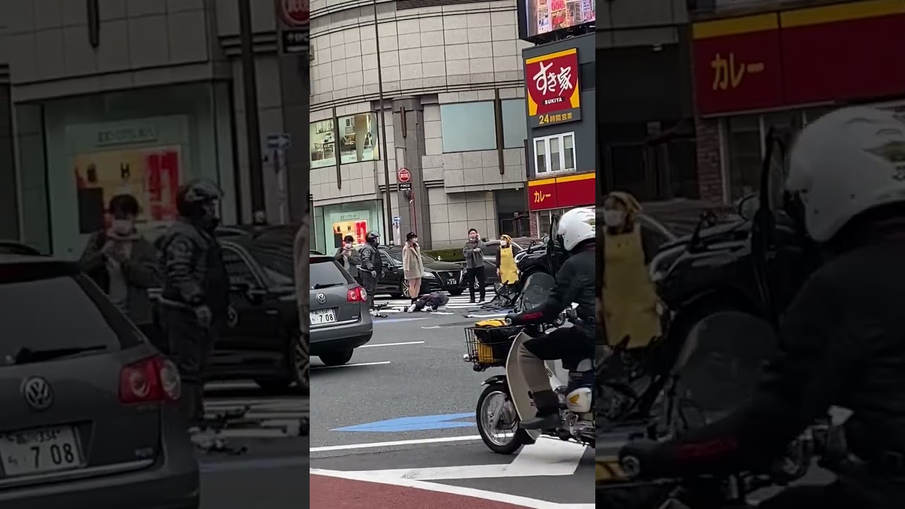 【飲酒運転】祝日の新宿で人を轢き殺しておいてポケットに手を入れ余裕の佇まい伊東航介くん(21)【死亡事故】