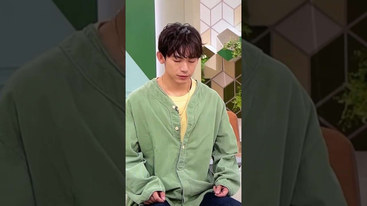 ただ吸って吐いて歩くNAOTOさんの袖口に埋もれる手を凝視する動画 #shorts #naoto