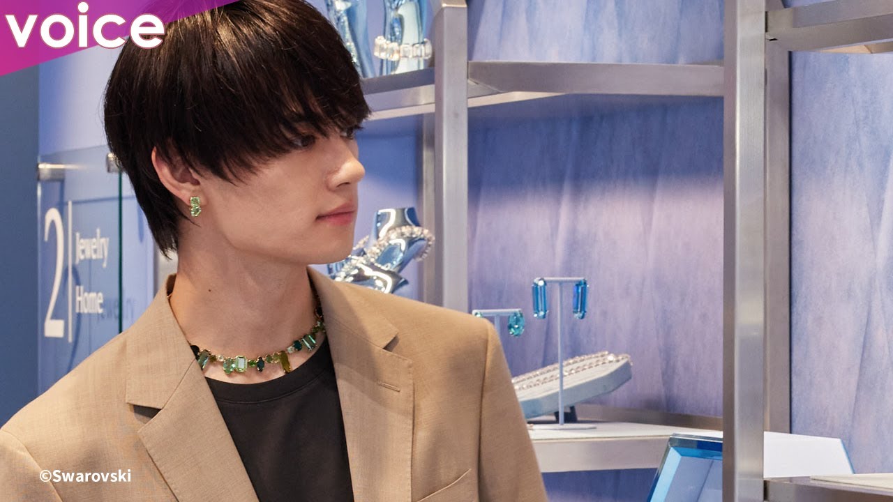 佐野勇斗、名古屋でテープカット　好きな緑のジュエリー身に着け：Swarovski名古屋オープニングセレモニー