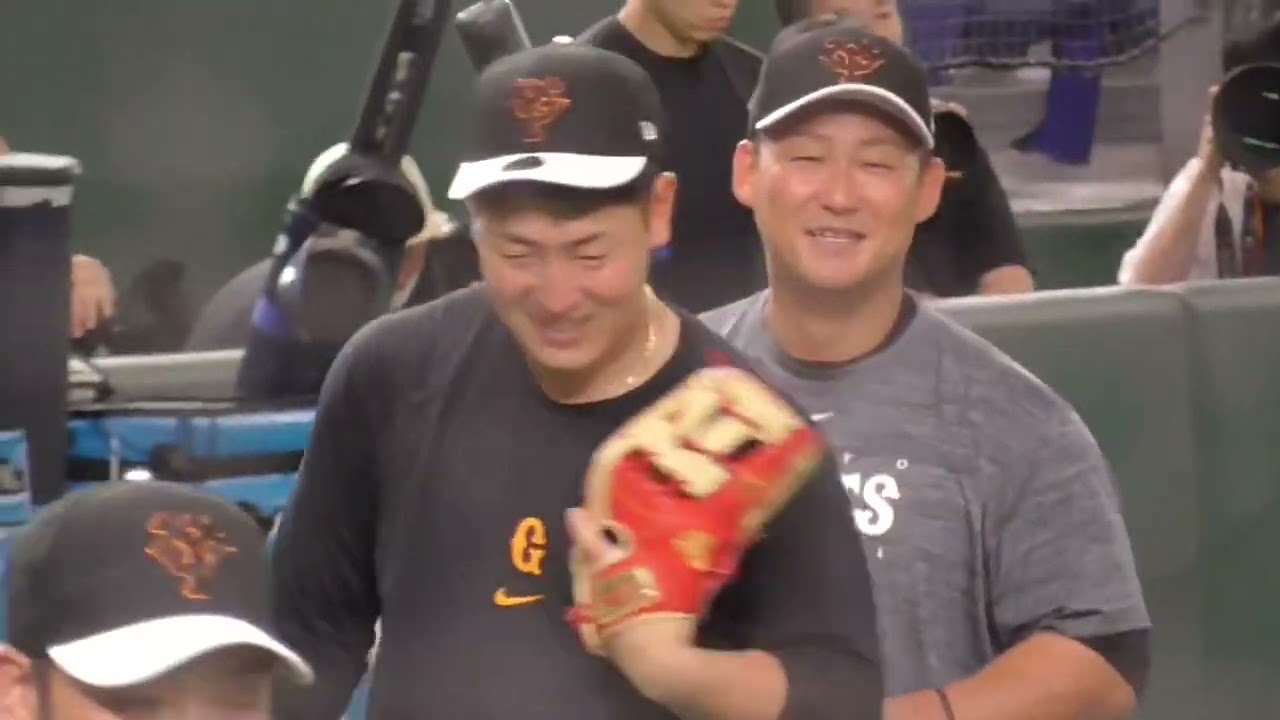 試合前練習に亀梨和也登場 吉川尚輝 中田翔 岡本和真 大城卓三 坂本勇人