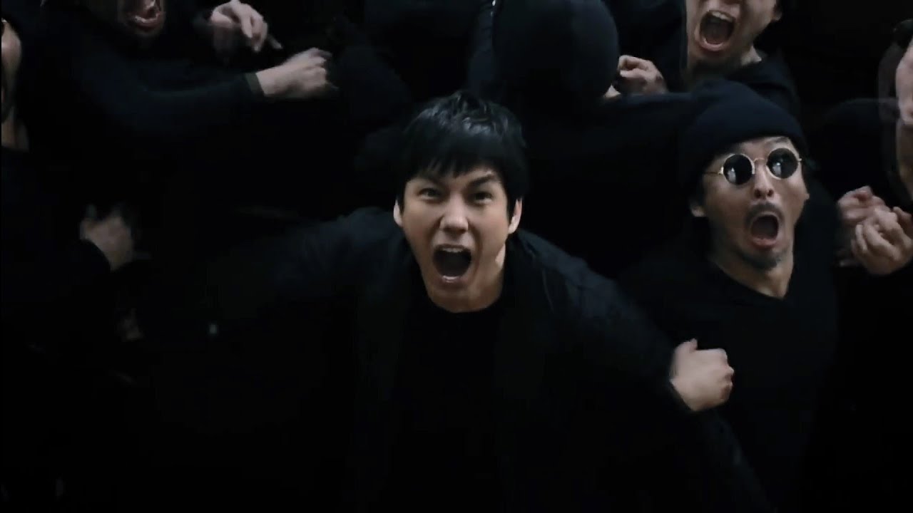 お掃除ロボットに吸われる仮面ライダーBLACK SUN