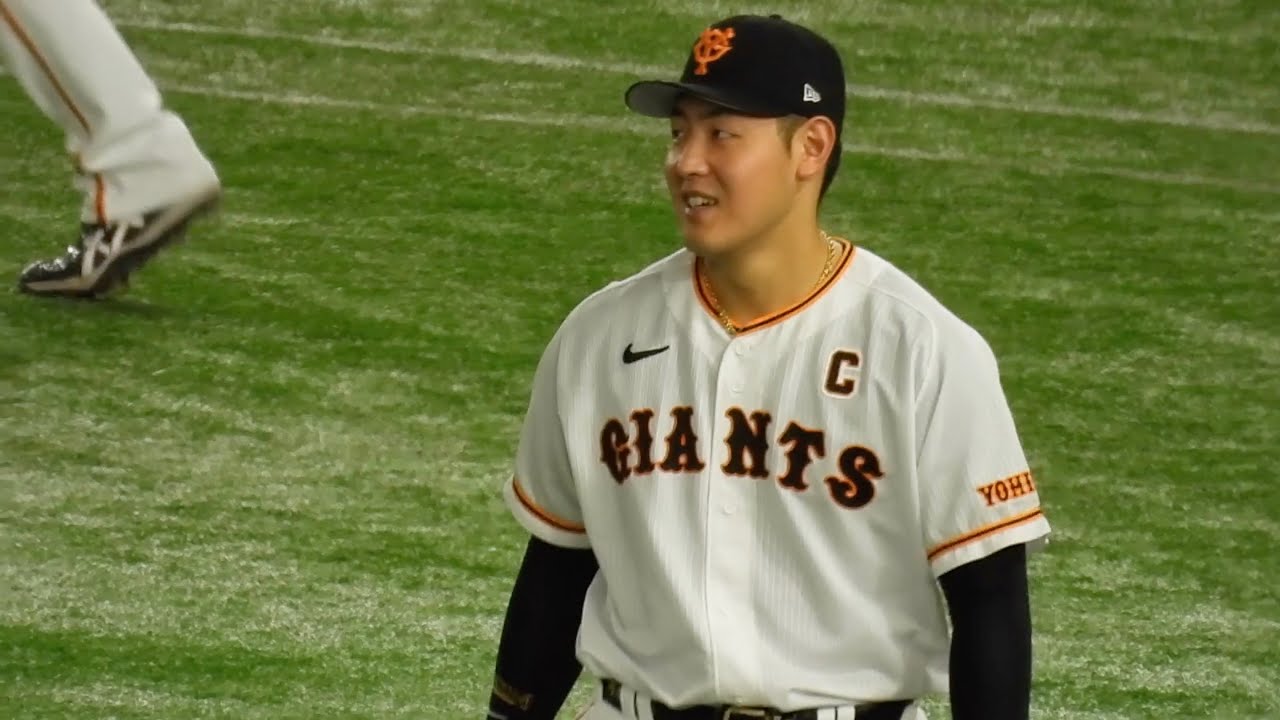 巨人岡本和真が超絶守備を炸裂！本人も思わず苦笑いで高梨も笑ってしまう瞬間　2023/7/9(日)ハイライト　in東京ドーム