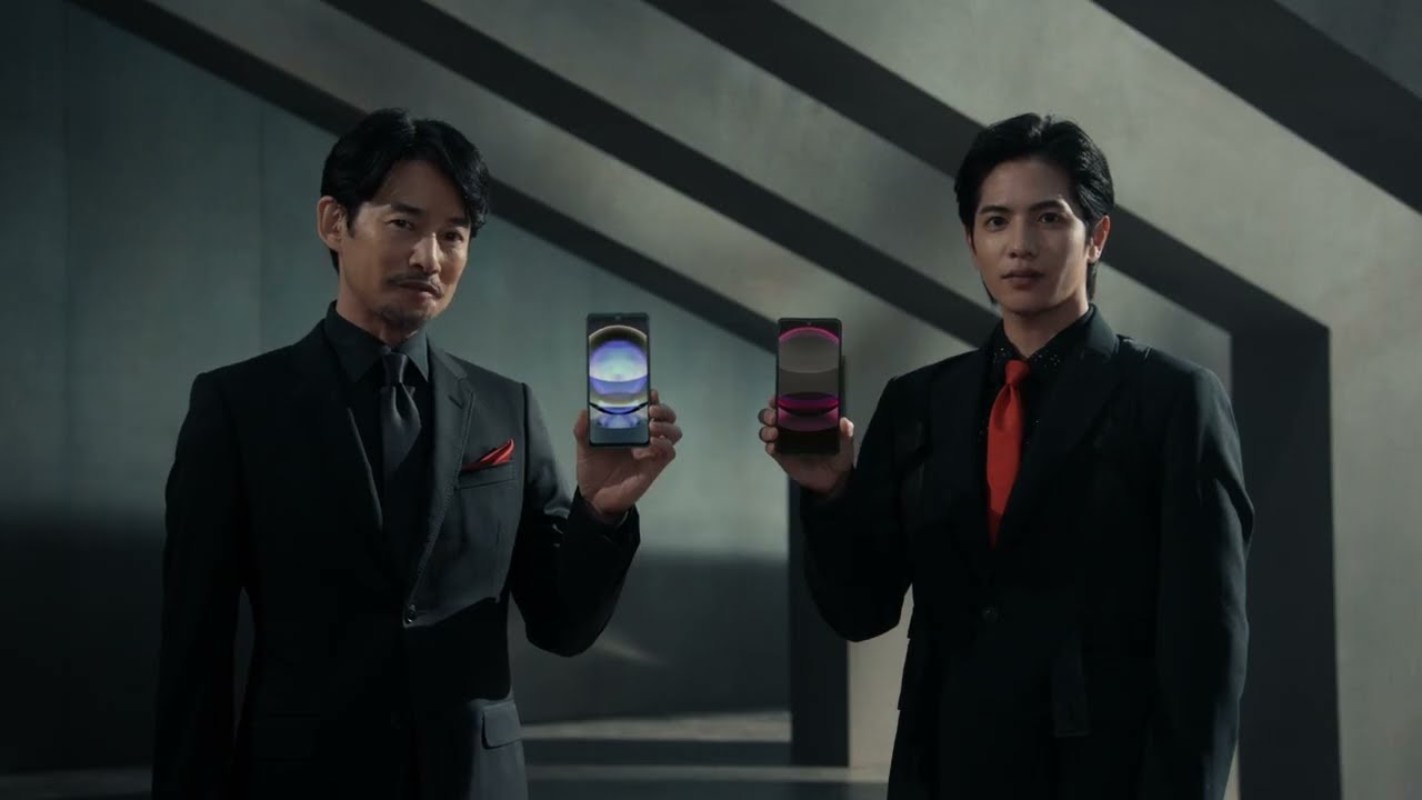 竹野内豊、志尊淳出演／シャープ新ウェブCM「AQUOS データコピー篇」