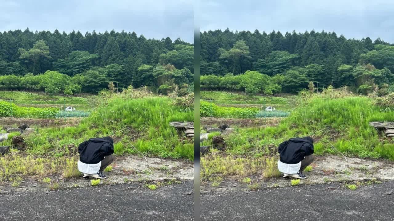 新着- 中村倫也、少年のような後ろ姿にほっこり「ハヤブサ消防団」何かを見つけた太郎くん