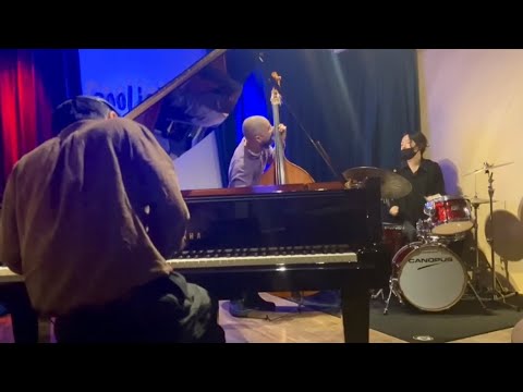 我楽〜GARAKU (Digest)  Dairo Suga/スガダイロー(piano) Hikaru Toho/東保光(contrabass) Ryusaku Ikezawa/池澤龍作(drums)