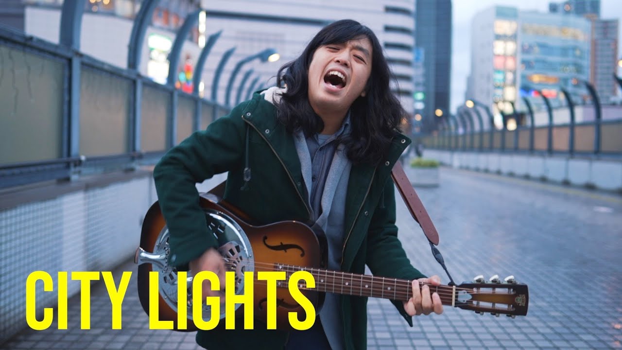 まるで映画のような虚しい恋の歌。川口駅を歌い歩くフォークシンガー現る。君には好きな人がいて、君が悲しむほど、僕は育つ。｜渡守 喜三朗