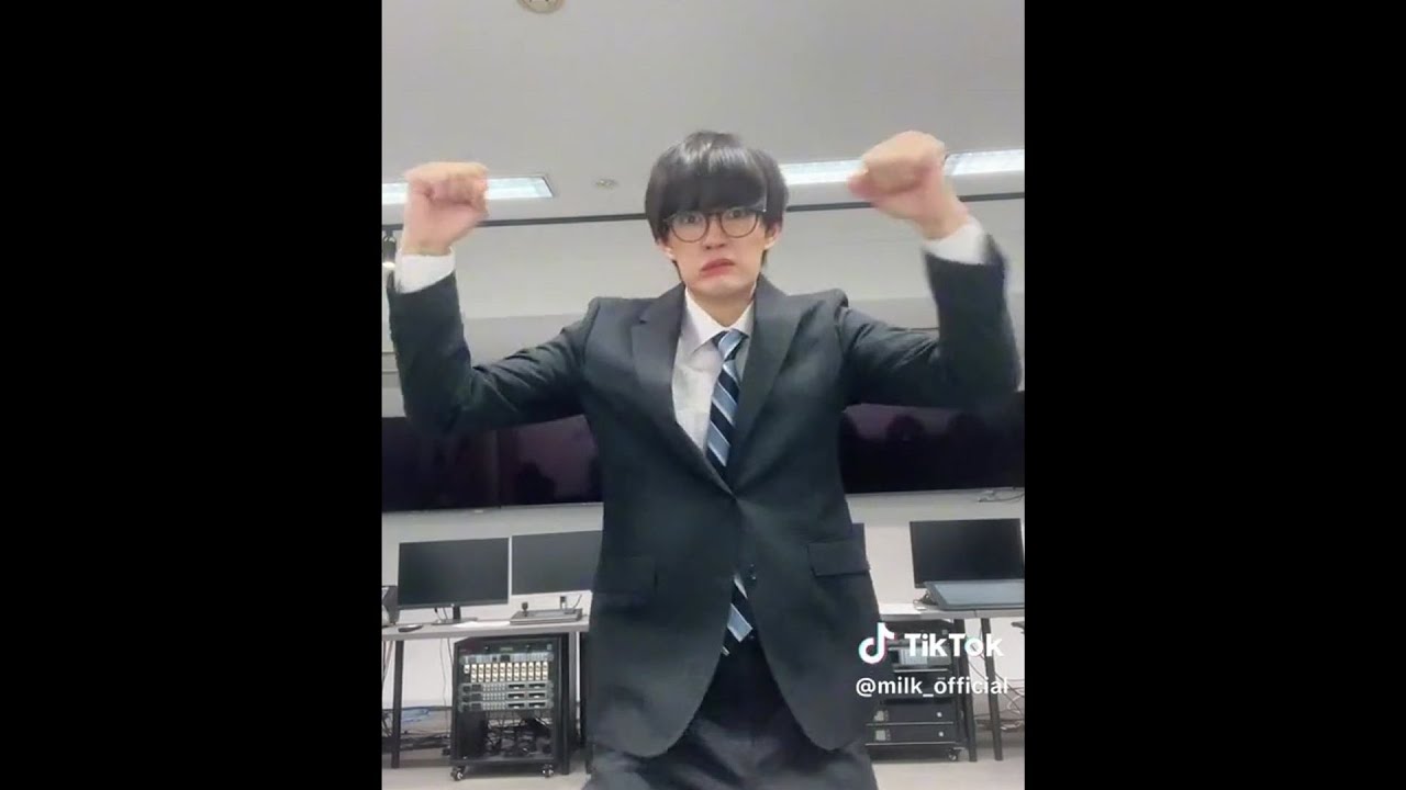 佐野勇斗がスーツ＆ガクの姿でSnow Man「slow…」をダンスカバー！ ファンからはツッコミ殺到！？