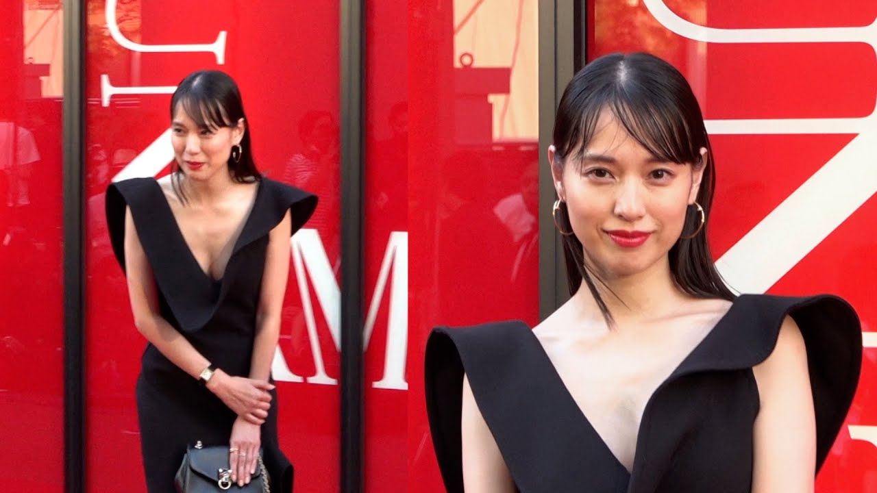 戸田恵梨香、大胆胸元ざっくりドレスで魅力！？夫・松坂桃李プレゼントの時計を披露　『TIME UNLIMITED - カルティエウォッチ 時を超える』