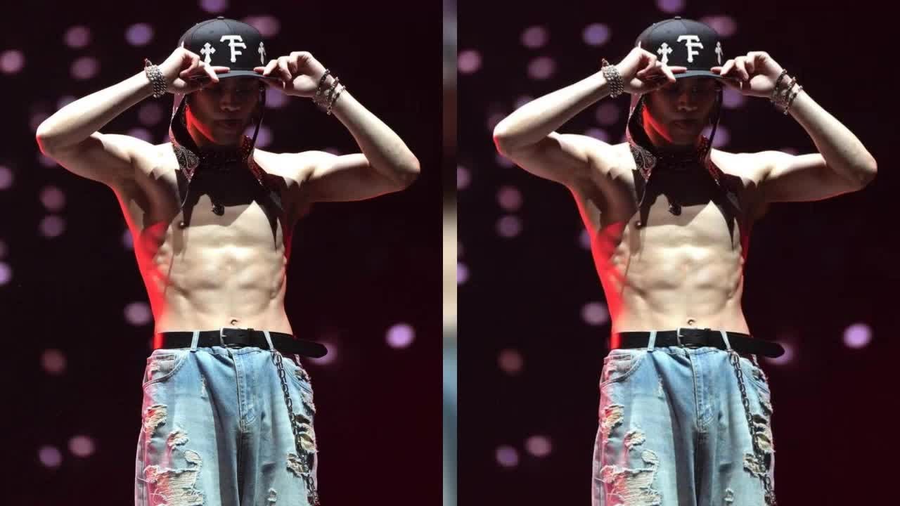 新着- 三代目JSB・岩田剛典、鍛え抜かれた美腹筋にドキドキ！ドームツアー「JSB LAND」完走