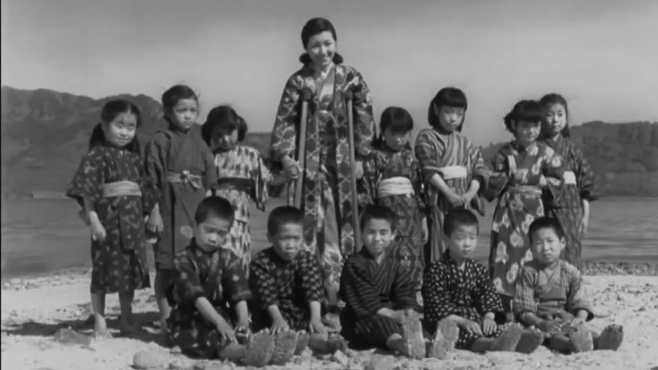 映画『二十四の瞳』瀬戸内海に浮かぶ小豆島を舞台に、女性教師と12人の子供たちの交流を抒情的に綴った不朽の名作。