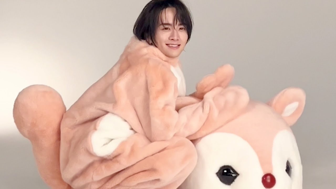 板垣李光人、3年ぶりのカレンダーでリスの着ぐるみ姿も！／カレンダー メイキング