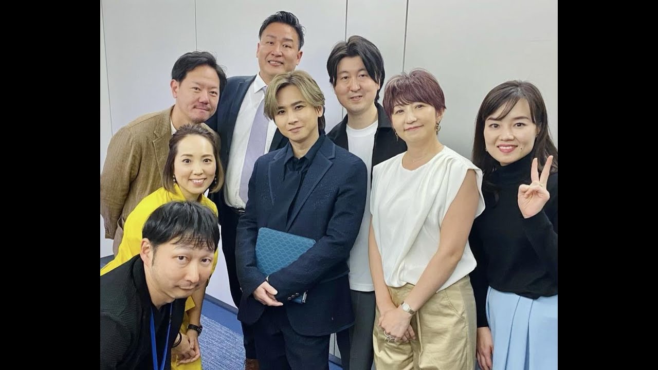 新着- Kinki Kids・堂本光一、小学校の同級生と再会！エモさ満載の集合写真！