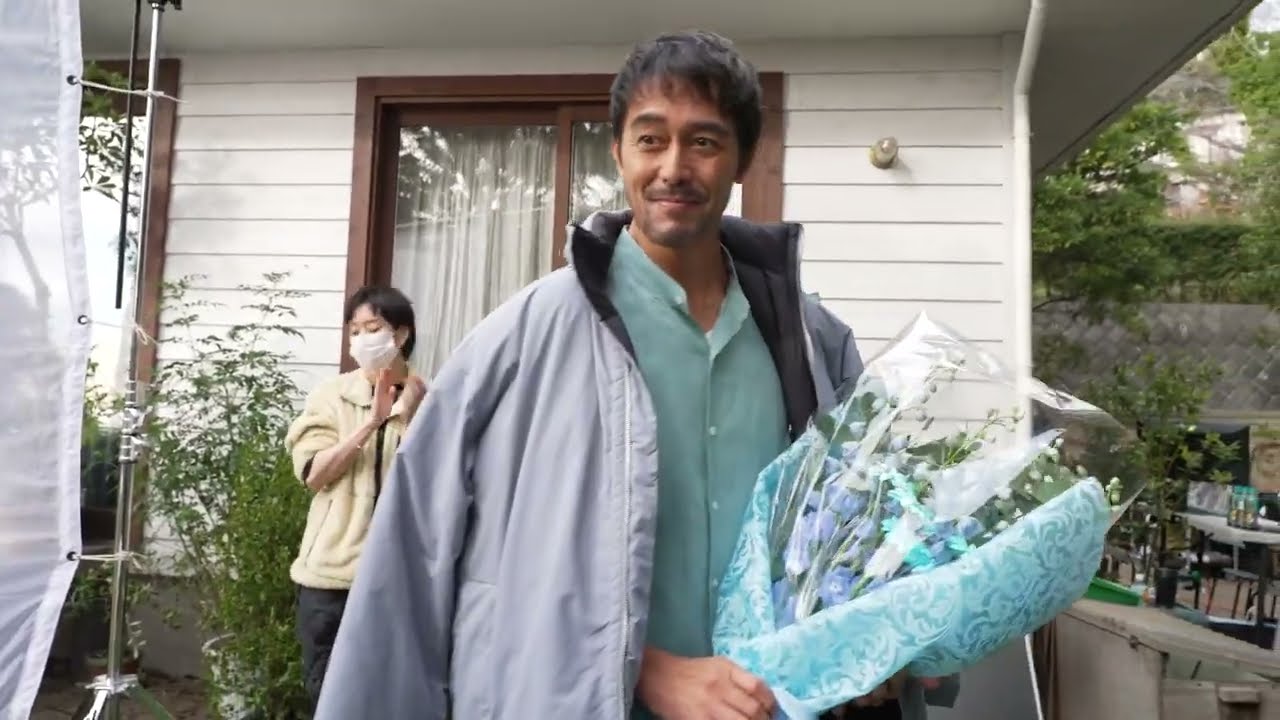 阿部寛出演／コカ・コーラシステム「やかんの濃麦茶 from 爽健美茶」新CM「初めての濃いに夢中」篇 メイキング