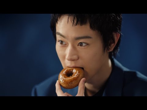 菅田将暉「さっくりでしっとり」ミスド新作ドーナツの新食感に舌鼓　ミスタードーナツの新テレビCM「フロマージュ・ド『さっくりでしっとり』」篇