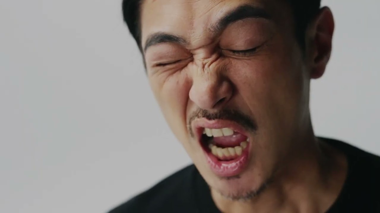 【ツボ塚】窪塚洋介が悶絶！？最高にリフレッシュできるツボ押し靴下