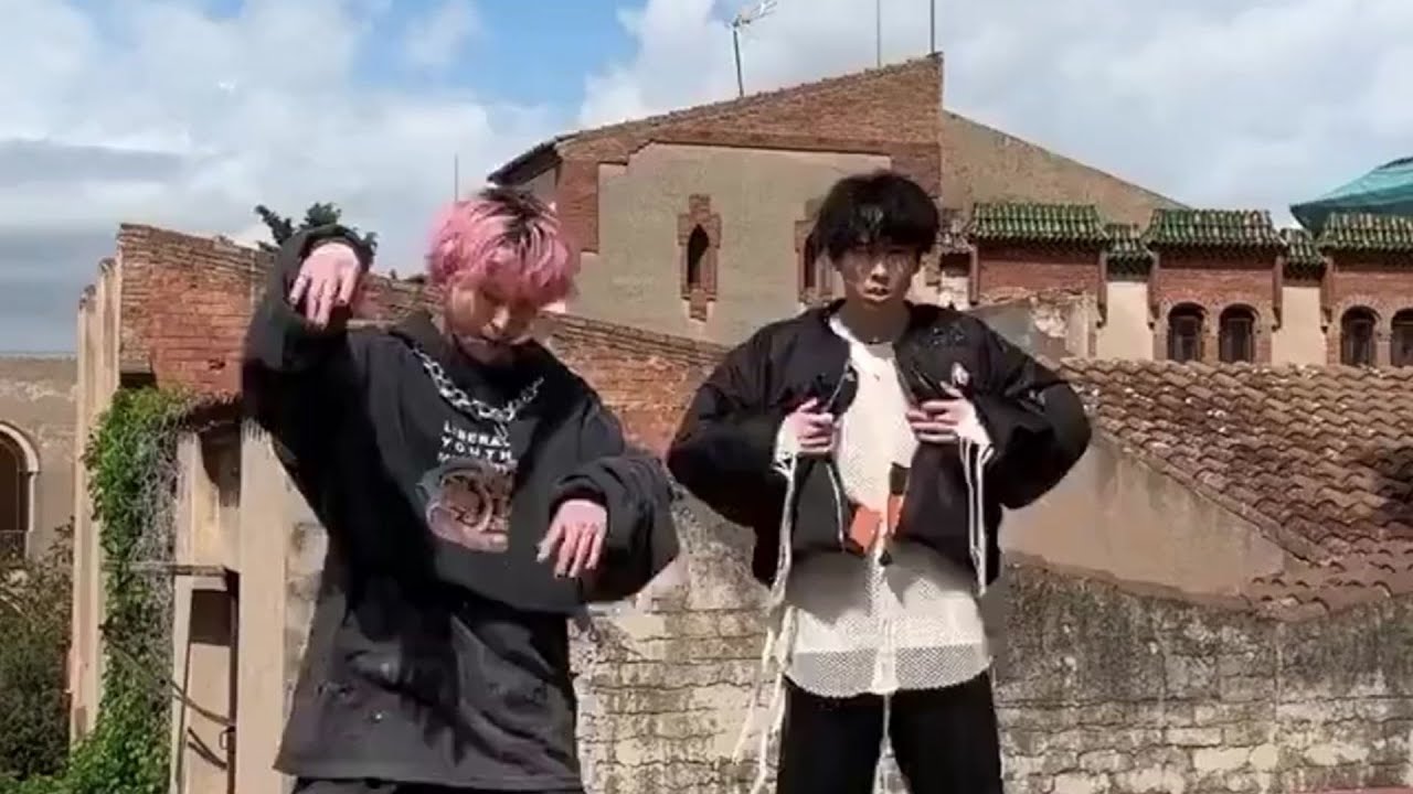 Snow Man宮舘涼太＆佐久間大介がキレッキレのダンススキルを余すところなく披露した「EMPIRE」ダンスビデオ公開