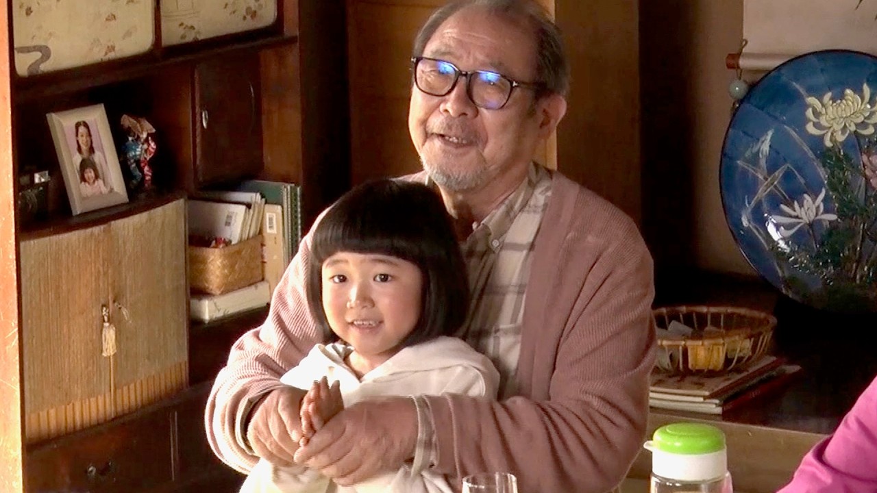 永尾柚乃、初共演の平泉成と打ち解けて孫感がすごい！湖池屋ポテトチップス CMメイキング＋インタビュー