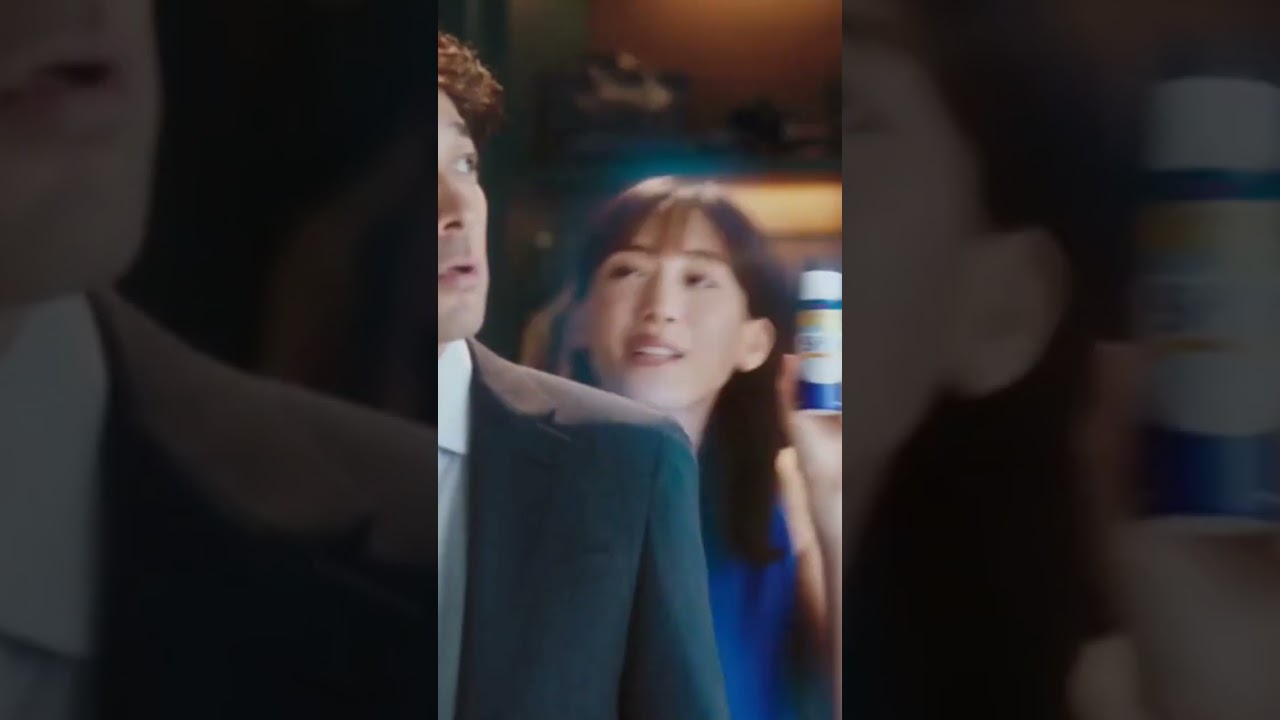 Haruka Ayase and Takaya Sakoda "BifiX Drink Appears" -  綾瀬はるか・迫田孝也「BifiXドリンク登場（ショッピングモール）」篇　GlicoCM