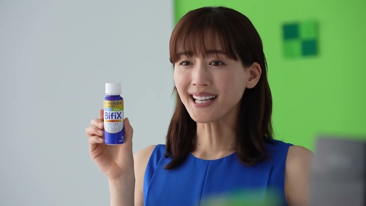 綾瀬はるか、迫田孝也出演／江崎グリコ「BifiX ヨーグルト ドリンクタイプ」新CM「BifiXドリンク登場（ショッピングモール）」篇 メイキング
