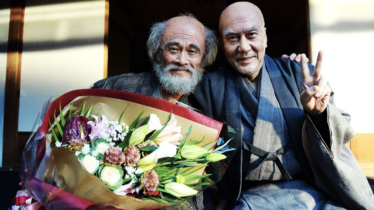 【八犬伝】役所広司と内野聖陽が熱い抱擁！渡邊圭祐、鈴木仁、板垣李光人、水上恒司、松岡広大、佳久創、藤岡真威人、上杉柊平、八犬士キャストの撮影舞台裏／映画『八犬伝』メイキング映像