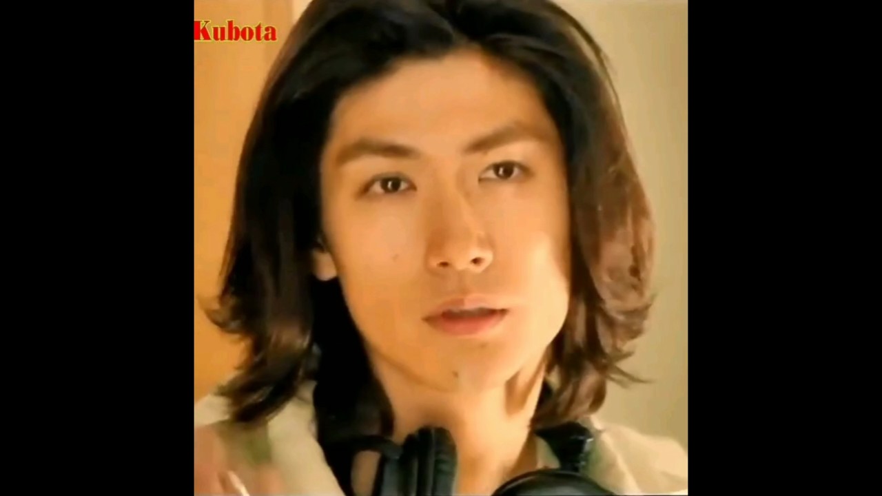 〖三浦春馬〗“ドキッ” としちゃう初登場シーン♡𝟵𝟬’𝘀〝ロン毛(ウィッグ)〟イケメン大学生役！⌜渉さ～ん♡⌟ こと𝘿𝙅 𝙒𝘼𝙏𝘼𝙍𝙐♪広瀬すずetc. ’18映画『𝕊𝕌ℕℕ𝕐 強い気持ち･強い愛』