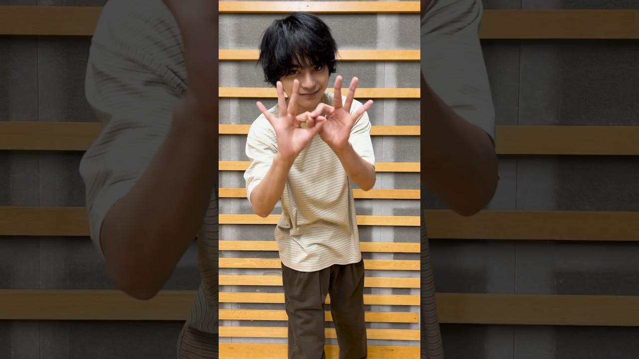 ｢because｣の手振り動画 佐藤勝利 ver.🌙 手話で”理由(because)“という意味の手振りがサビの最後に入っています💁🏻🫧　ぜひチャレンジしてみてください🕺