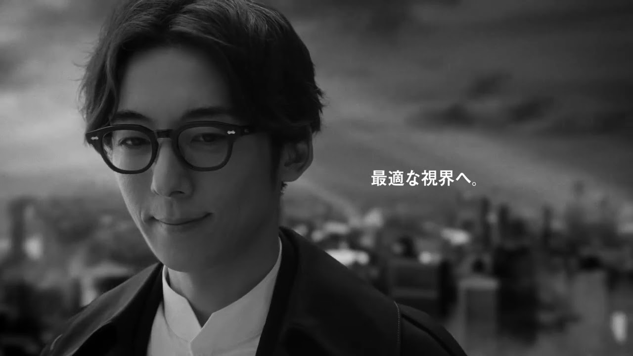 高橋一生さんタイムリープしてきた哲学者役に！パリミキ新TVCM『眼を救え』篇