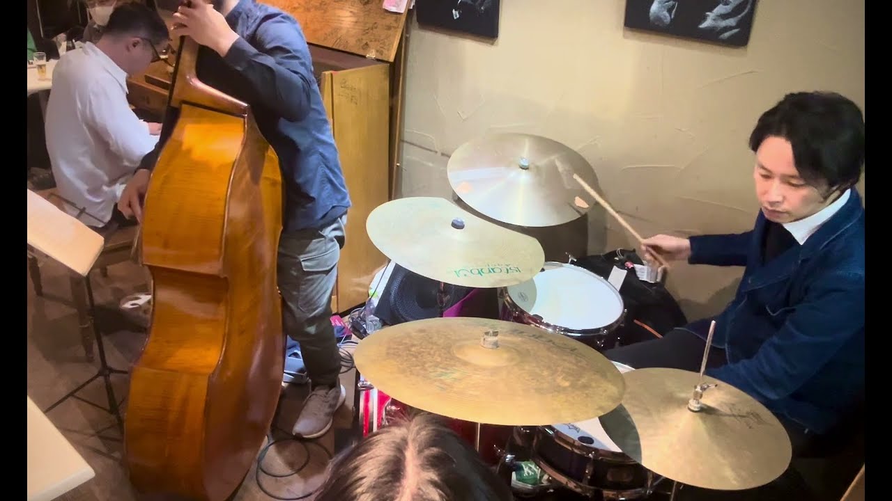 我楽 plays「THERE IS NO GREATER LOVE」〜スガダイロー(piano),東保光(contrabass),池澤龍作(drums) LIVE AT水戸イタリア食堂NOVITA