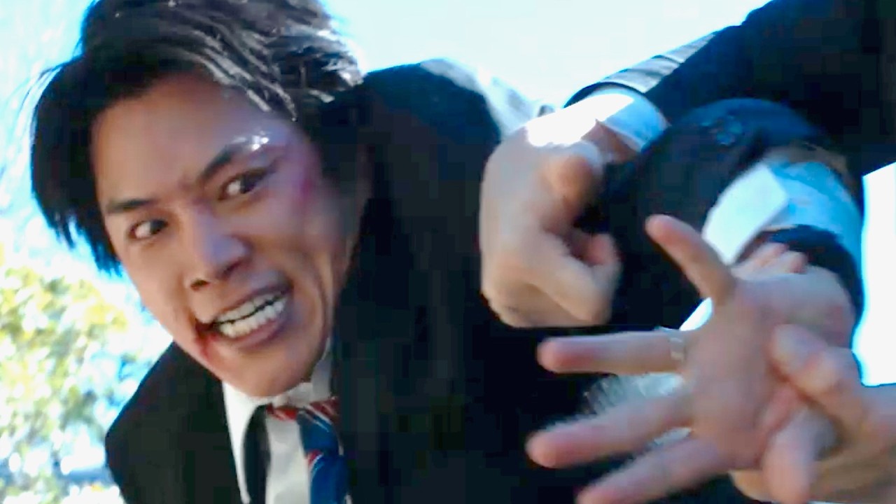 “金太郎”鈴木伸之、大胆パンチに関節技、トドメは強烈な頭突きの一打！映画『サラリーマン金太郎』本編映像