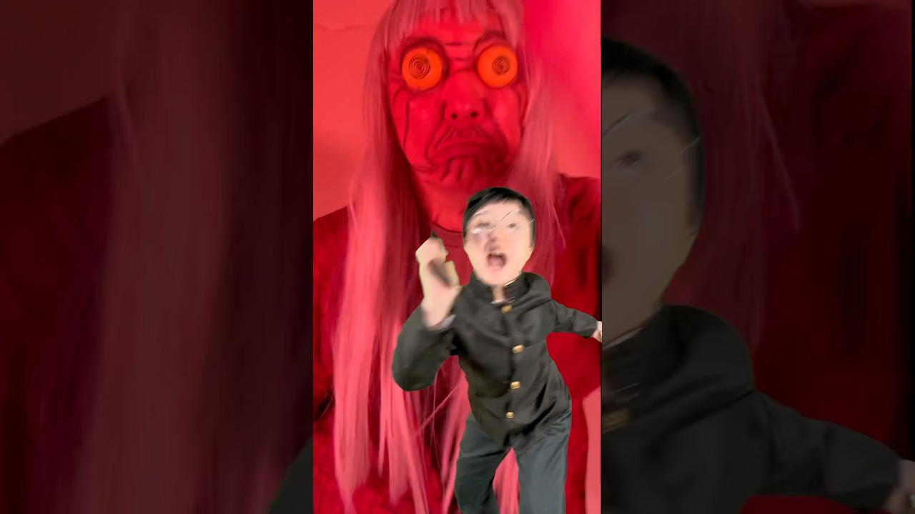 走っちゃダメ！ Okarun & Turbo Granny #dandadan #cosplay #shorts