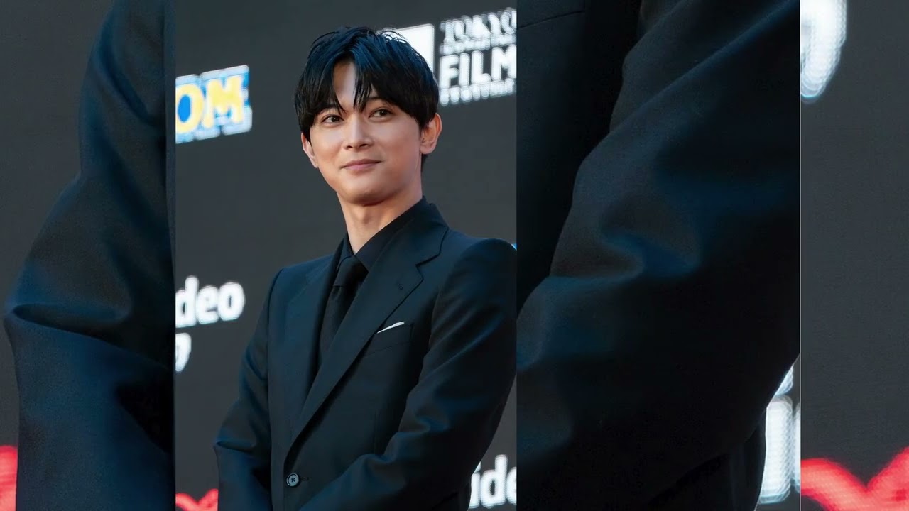 「ワッ！て声出た」吉沢亮、トラブルから1か月半メンズ誌インスタ登場で物憂げな横顔披露「顔面国宝すぎる」