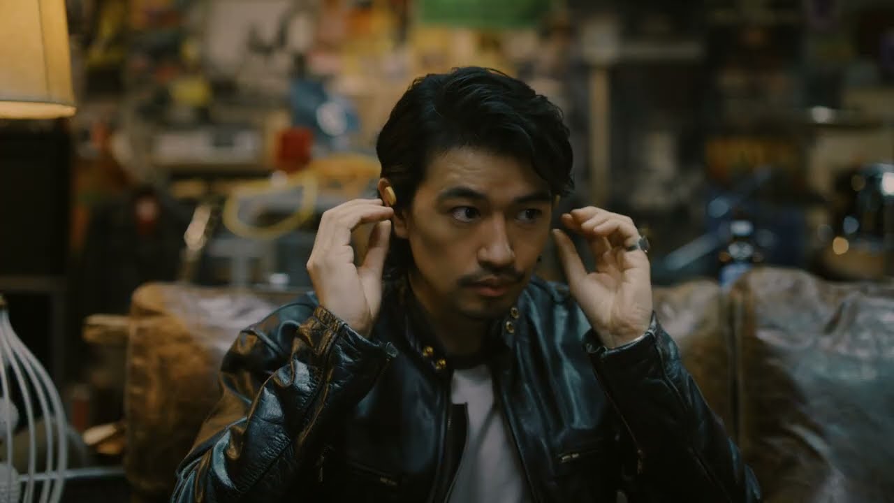 斎藤工さん一人四役でロックバンド『MIMISPI』結成！？新TVCM「nwm 耳スピ『初耳』篇」
