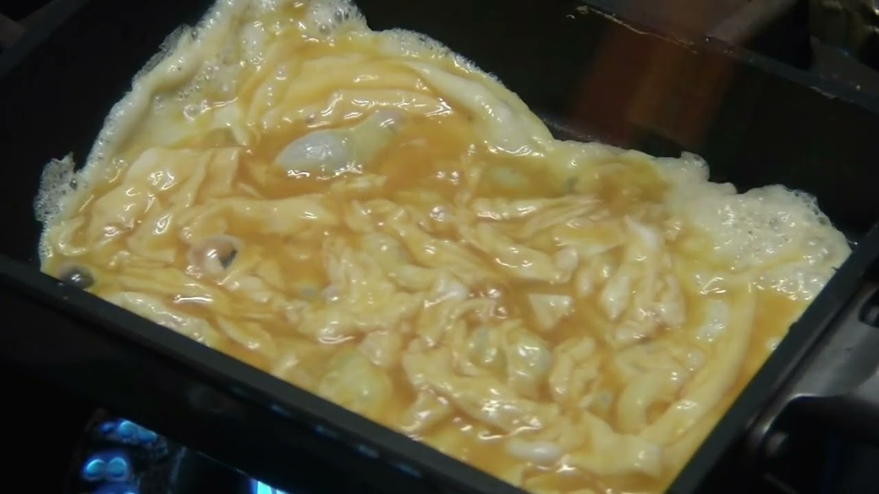 【深夜食堂】小林薫～卵焼き～第1部 第1話 飲み屋が並ぶ片隅にある古い食堂。深夜12時から朝7時まで営業し、こわもてのマスターが材料さえあれば何でも作る。