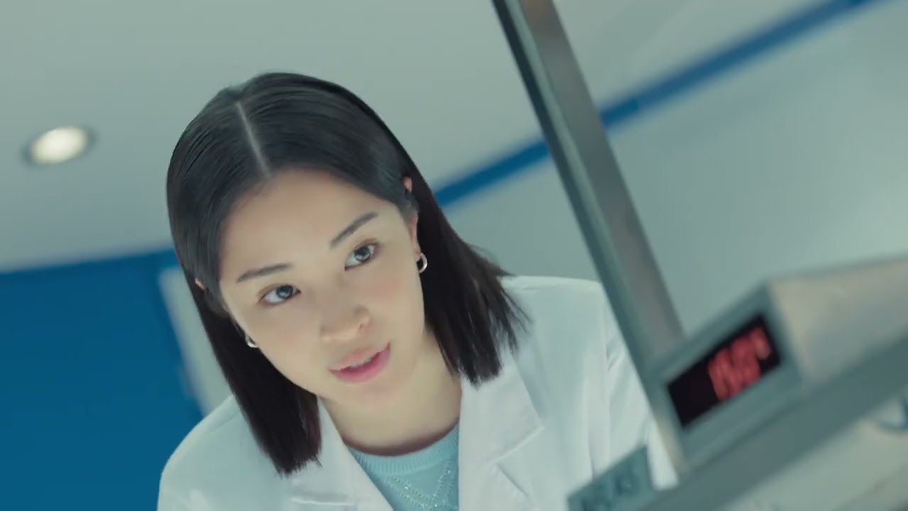 広瀬すず、オズワルド（畠中悠、伊藤俊介）出演／AGC新CM「実験するぞ！AGC」シリーズ「AFLAS」篇 30秒
