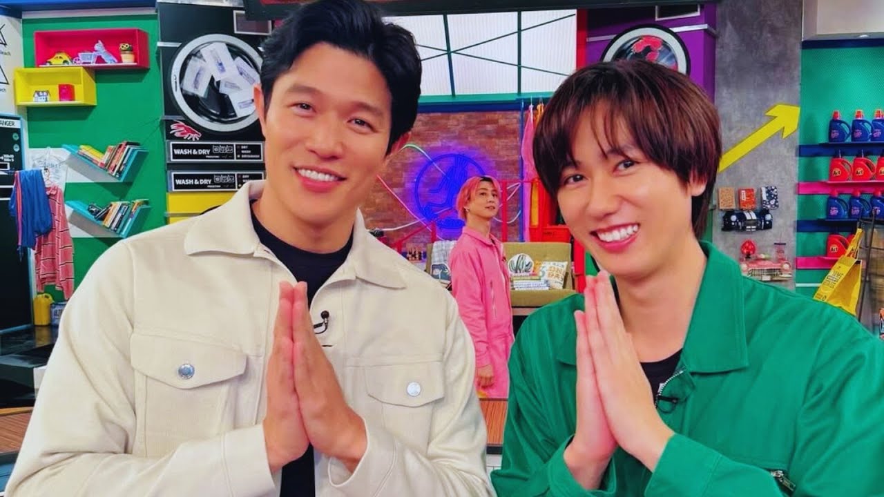 阿部亮平が鈴木亮平とのW亮平ショットを公開！後ろに佐久間大介がひょっこりのぞいているところにも注目