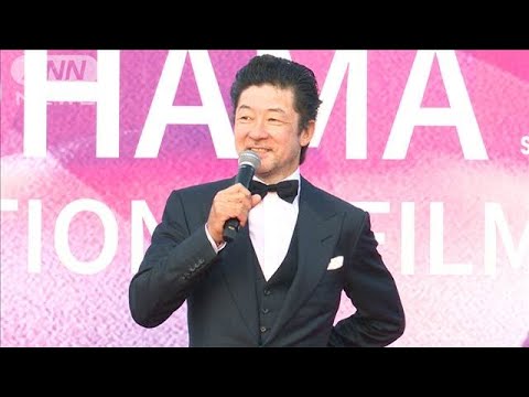 浅野忠信「僕をあそこまで持って行ってくれた」、母親と横浜での思い出(2025年5月5日)