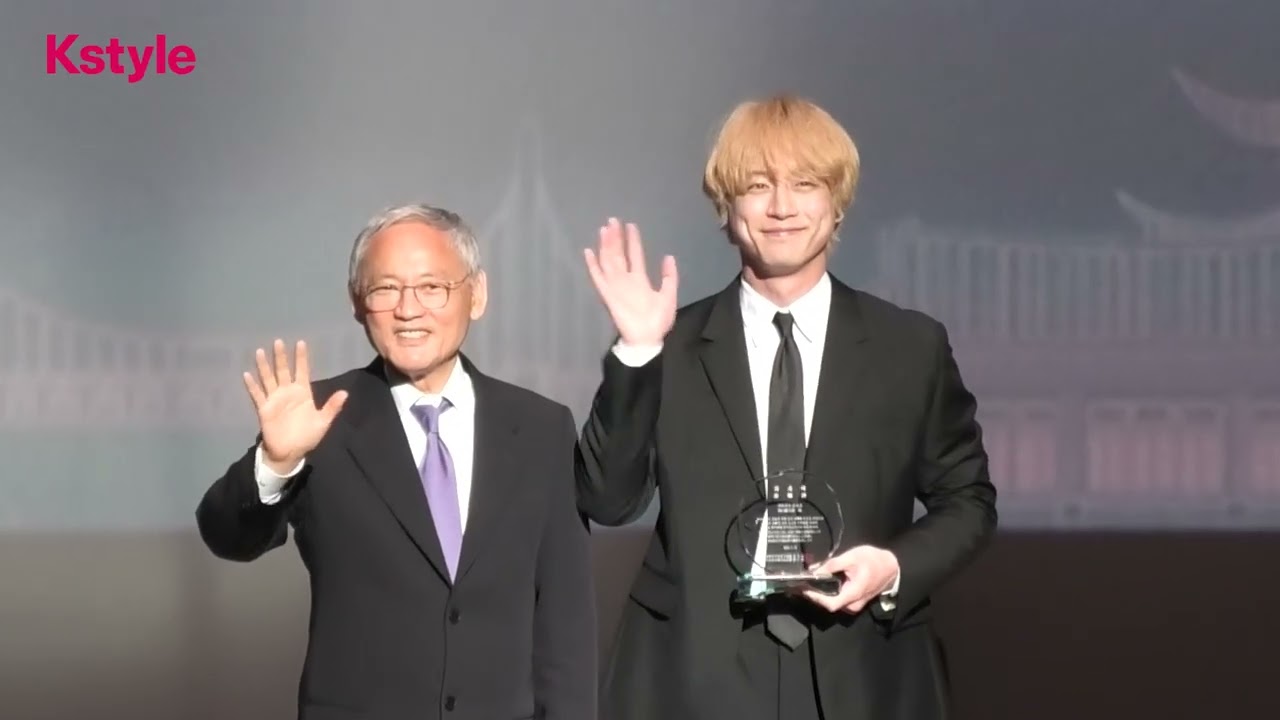 坂口健太郎、韓国観光広報名誉大使に就任！大阪万博で行われた委嘱式の模様を大公開！