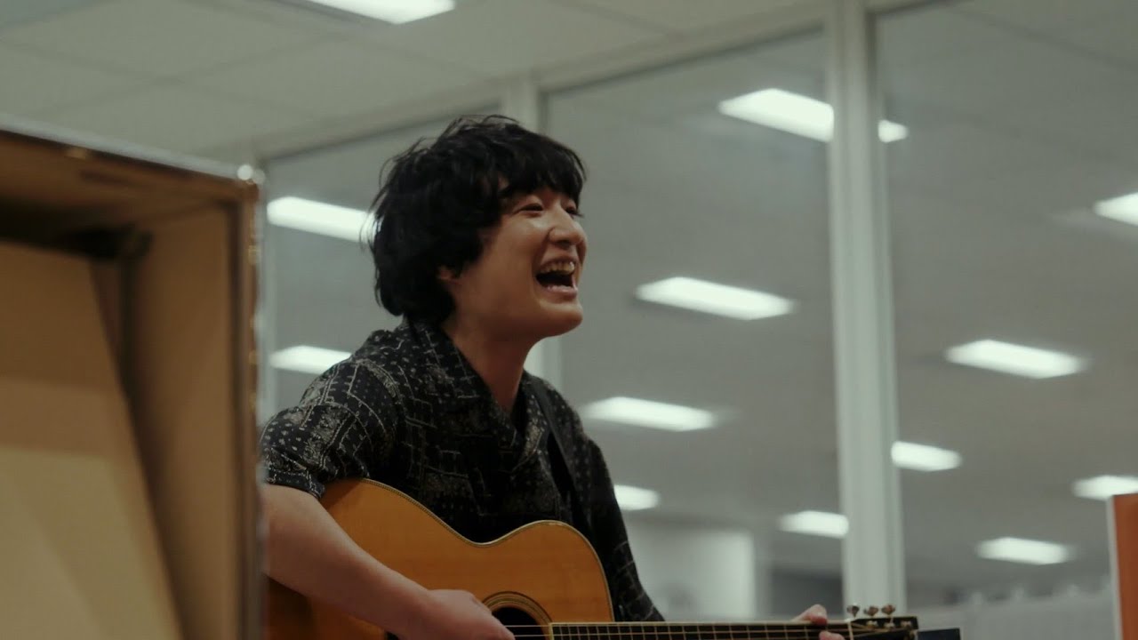 桐谷健太＆宮世琉弥を激励！石崎ひゅーい「HERO」生歌唱 from 「いつか、ヒーロー」ドラマ撮影現場