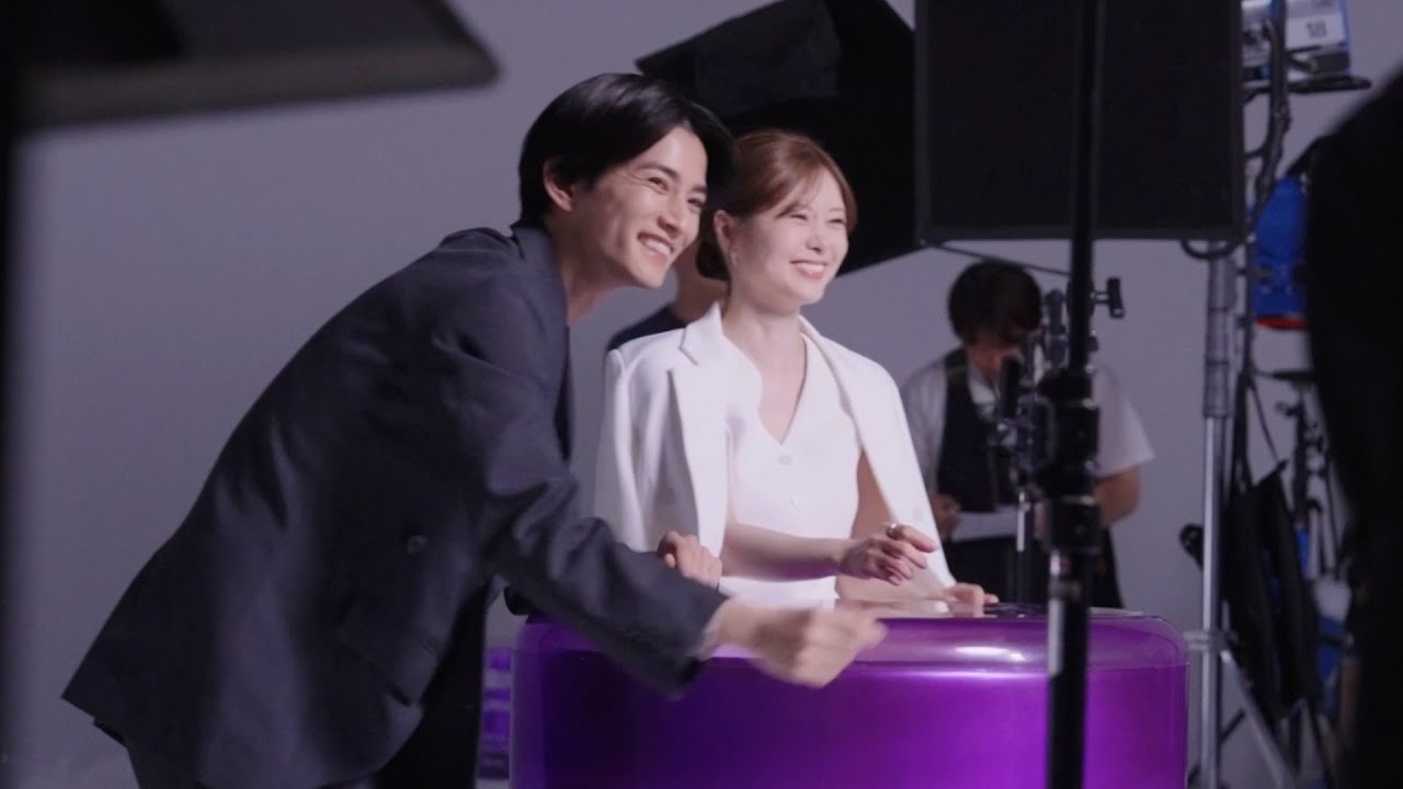 白石麻衣×渡邊圭祐、CM初共演で和気あいあい！指を添えるシーンでは思わず笑い合う姿も　BIOHEAL BOH新CM「「肌会議 -さあ、肌を聞こう。-」篇