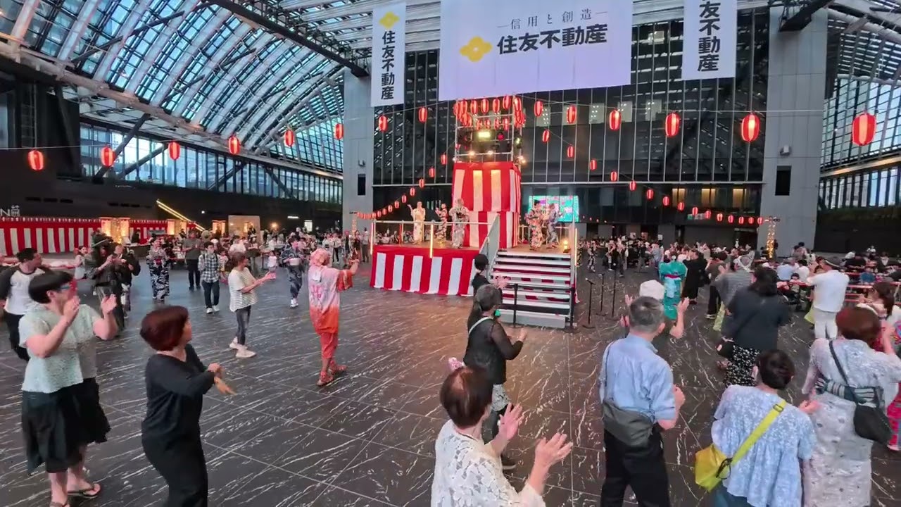 【マツケンサンバⅡ】（松平健）　2025年新宿住友ビル三角広場盆踊り７　「居酒屋盆踊り」　東京都新宿区　住友不動産