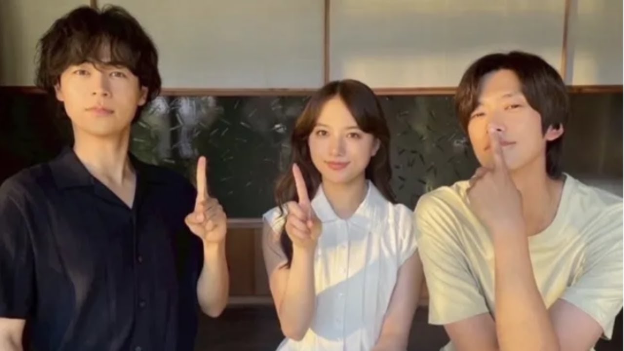 🐶縁側で“あと1日”📸 清原果耶×成田凌×ナ・イヌの癒し3ショット✨