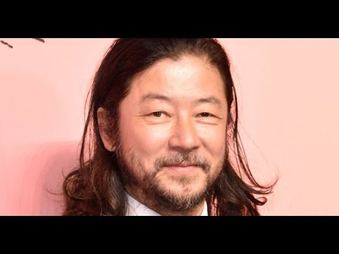 B1- 浅野忠信、長女・SUMIREを肩抱き「スーちゃんラブ」 親子ショットに反響「そっくり」「すみれさん美人や」