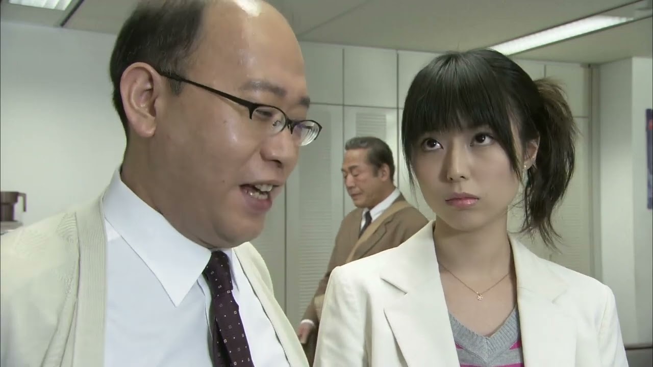 税務調査官・窓際太郎の事件簿  ワイナリー相続を巡る隠し子騒動と飛び降り自殺？