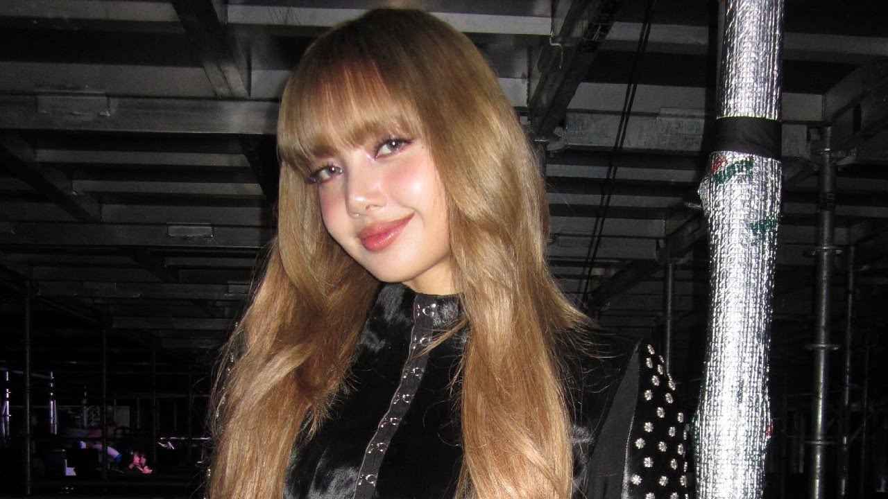 「普通にセクハラ」BLACKPINK・リサ　坂口健太郎の腕への“噛みつきオフショット”にファン嫌悪感あらわ