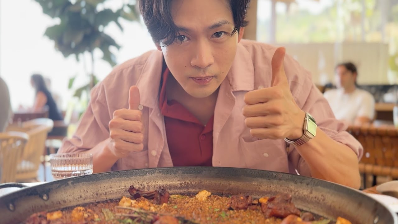 【連載「松下洸平 First Light」】第4回は「はじめてのスペイン」。スペシャルムービー第2弾「思い出編」と本誌未掲載カット②を公開します。